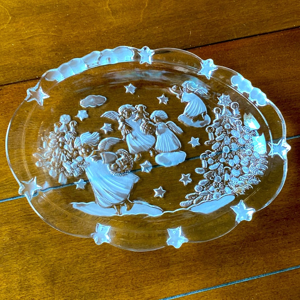 MIKASA Christmas Sweet Dish 9”